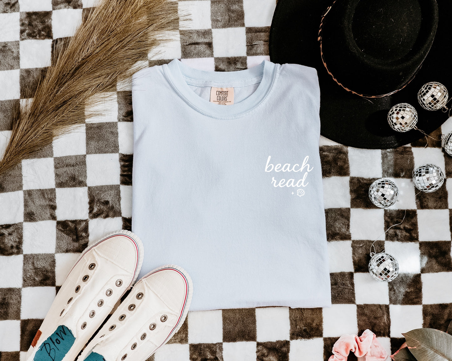 Beach Read T-Shirt, Summer Outfit, Casual Tee, Vacation Apparel, Gift for Readers, Beach Day Essential